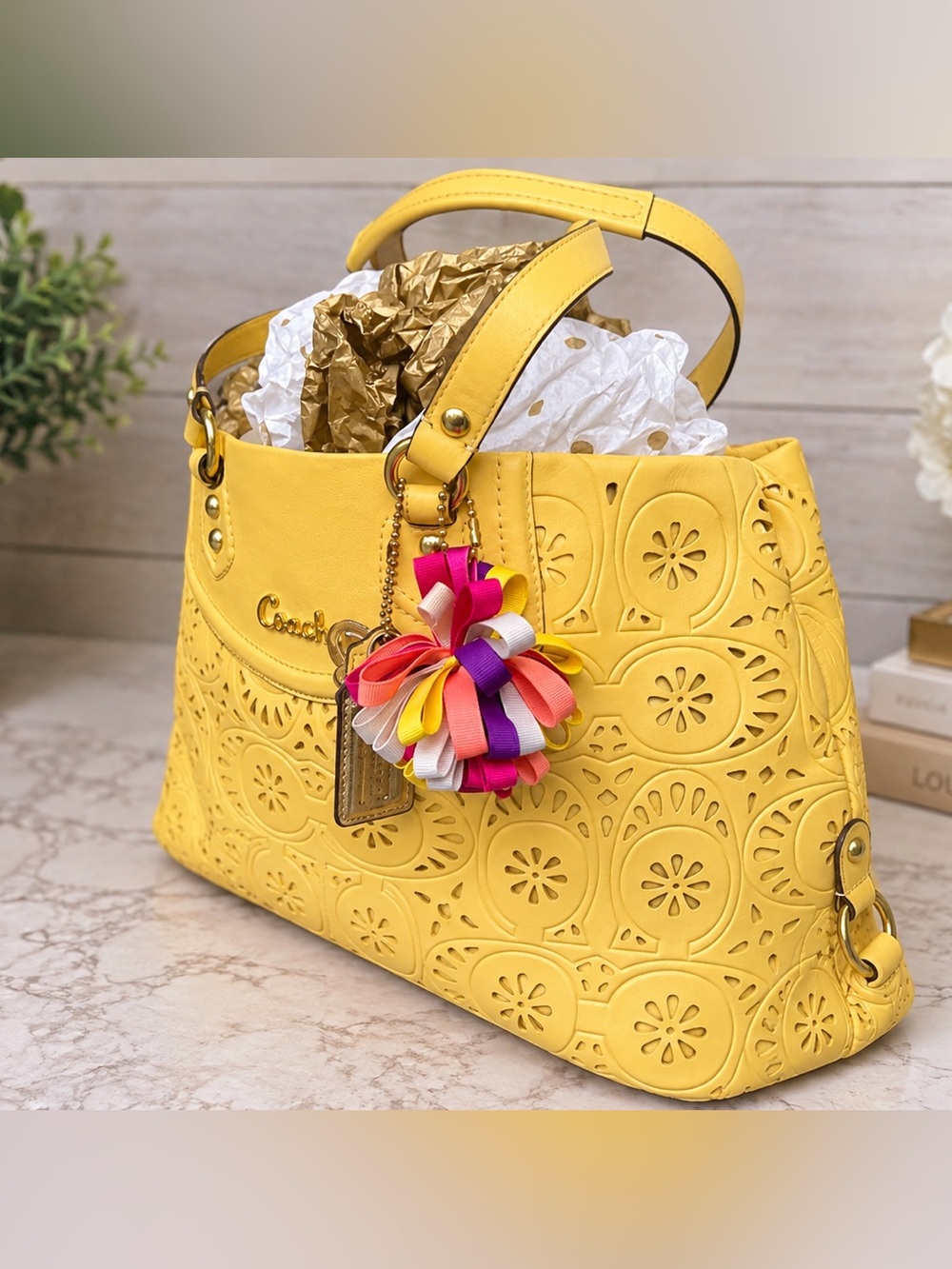 2013 Coach Ashley Lace Eyelet Leather Carryall F21883 – Vintage-Era Rare Yellow - Picture 5 of 16